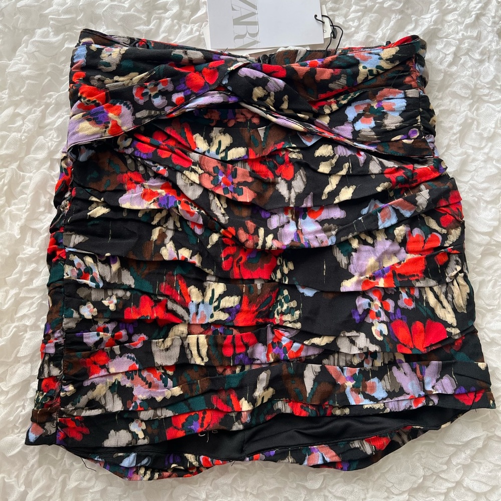 ZARA NWT floral print mini skirt